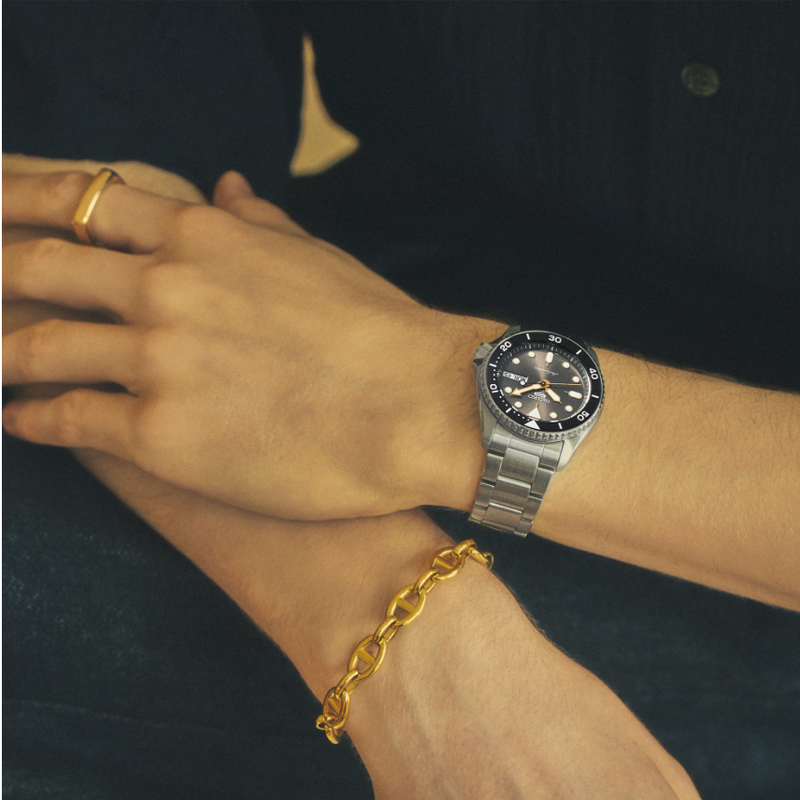 5 Sports SKX Charcoal on Bracelet